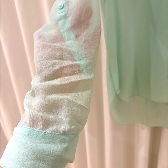 🍀* Aritzia Babaton Mint- silk sheer blouse with button/ strap to roll sleeves🍀 - Picture 6 of 7